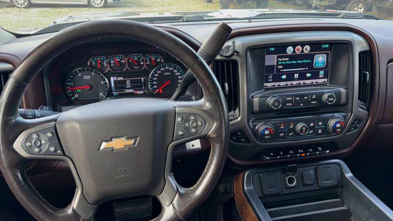 2015 Chevrolet Silverado 3500HD High Country