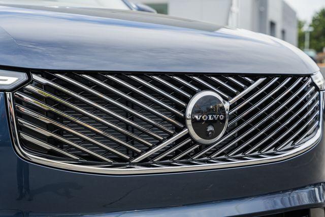 2026 Volvo XC90 Plug-In Hybrid Plus, T8 AWD, Electric/Gasoline, Bright, 7 Seats