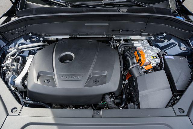 2026 Volvo XC90 Plug-In Hybrid Plus, T8 AWD, Electric/Gasoline, Bright, 7 Seats