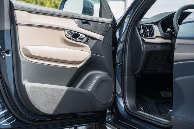 2026 Volvo XC90 Plug-In Hybrid Plus, T8 AWD, Electric/Gasoline, Bright, 7 Seats
