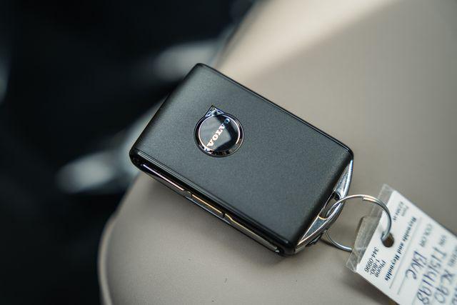 2026 Volvo XC90 Plug-In Hybrid Plus, T8 AWD, Electric/Gasoline, Bright, 7 Seats