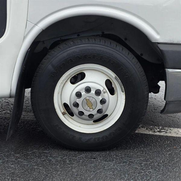 2016 Chevrolet Express Cutaway 3500 Diesel