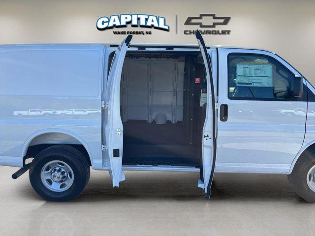 2026 Chevrolet Express Cargo Van 3500 Regular Wheelbase, WT, RWD