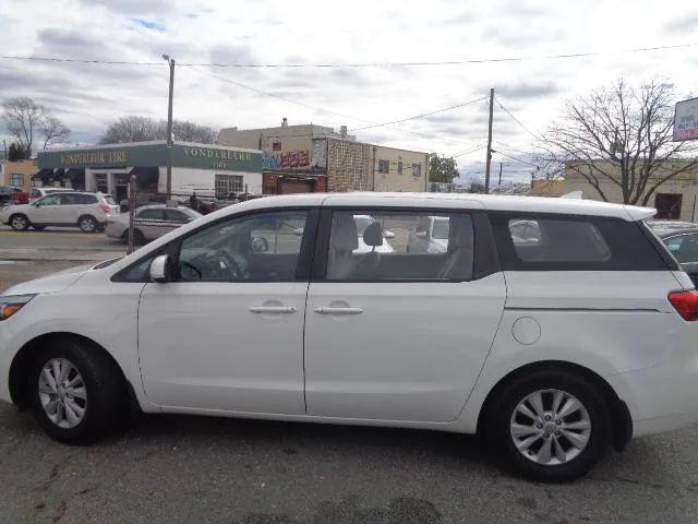 2016 Kia Sedona L