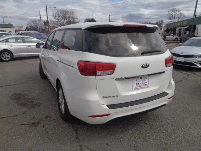 2016 Kia Sedona L
