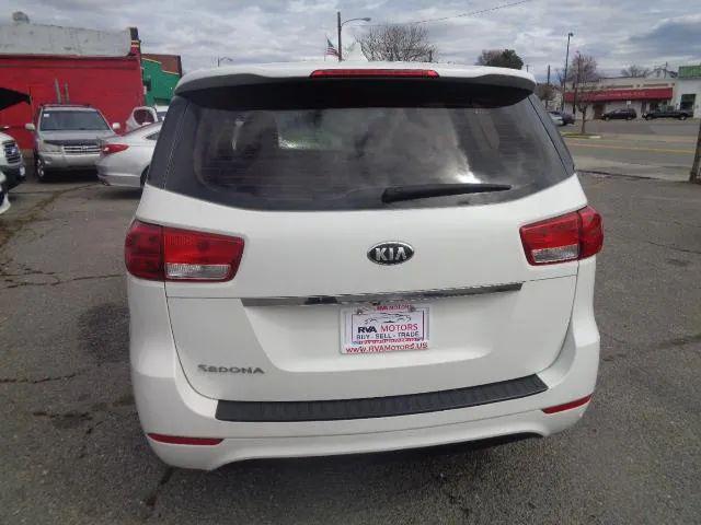 2016 Kia Sedona L