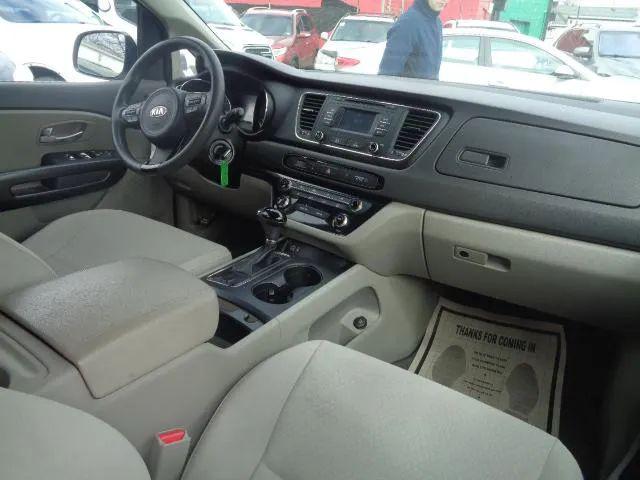 2016 Kia Sedona L
