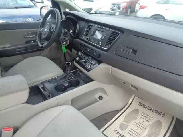 2016 Kia Sedona L