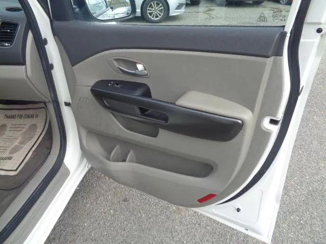 2016 Kia Sedona L