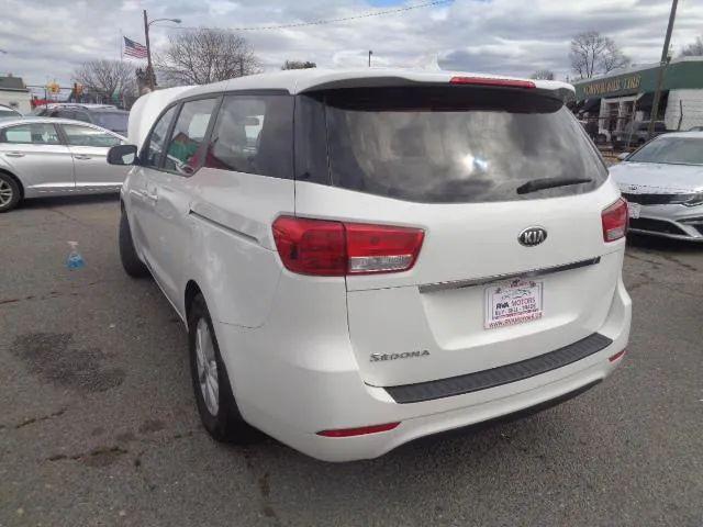 2016 Kia Sedona L