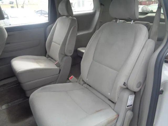 2016 Kia Sedona L