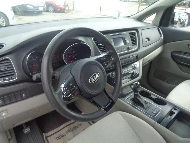 2016 Kia Sedona L