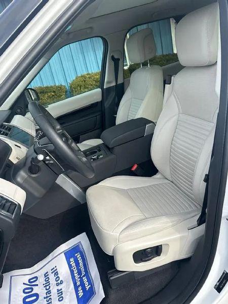 2025 Land Rover Discovery P300 S