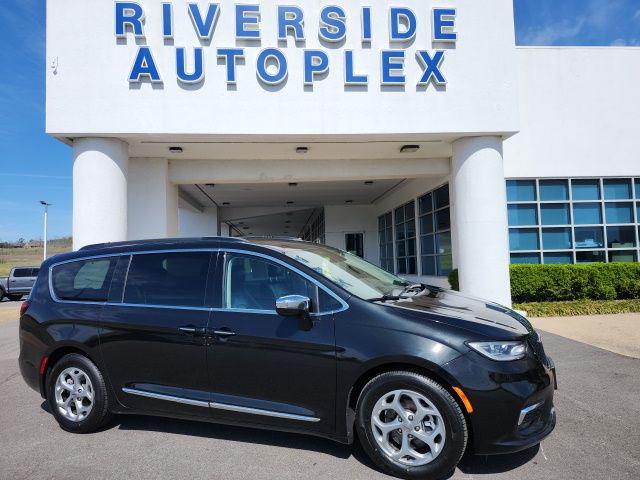 2023 Chrysler Pacifica Limited for sale in Poteau, OK