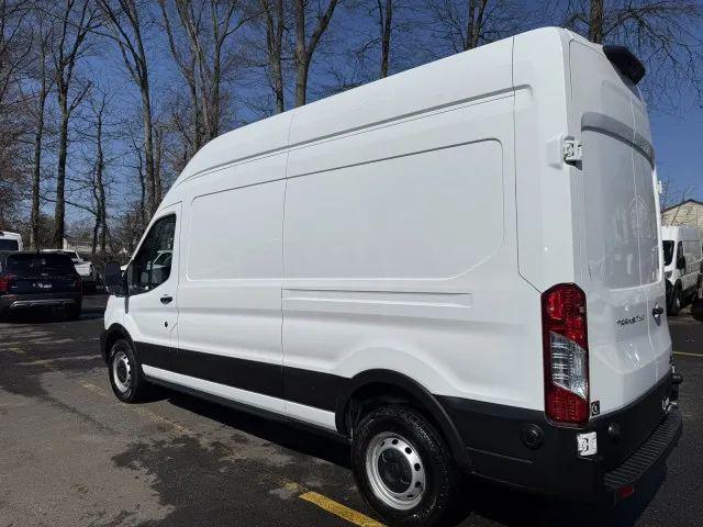 2024 Ford Transit Cargo Van w/LWB