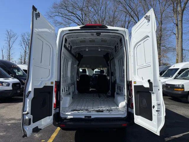 2024 Ford Transit Cargo Van w/LWB