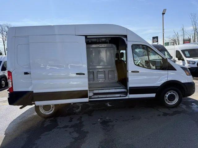 2024 Ford Transit Cargo Van w/LWB
