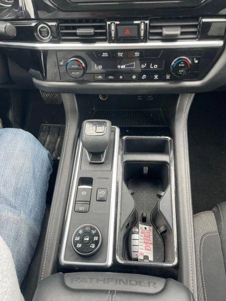 2022 Nissan Pathfinder SV 4WD