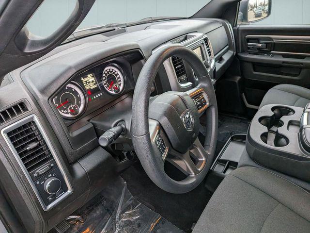 2024 Ram 1500 Classic Warlock Crew Cab 4x4 5'7" Box