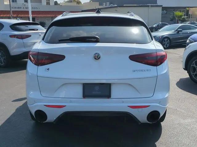 2023 Alfa Romeo Stelvio Veloce AWD