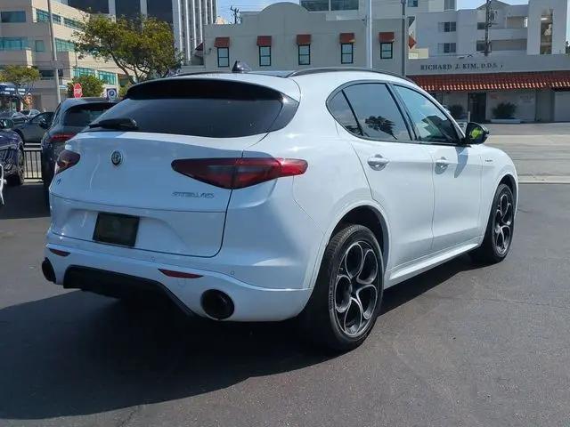 2023 Alfa Romeo Stelvio Veloce AWD