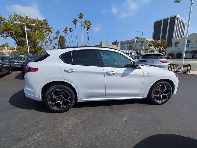 2023 Alfa Romeo Stelvio Veloce AWD