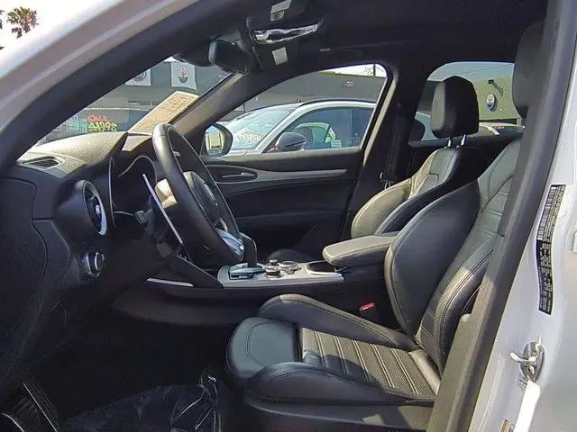 2023 Alfa Romeo Stelvio Veloce AWD