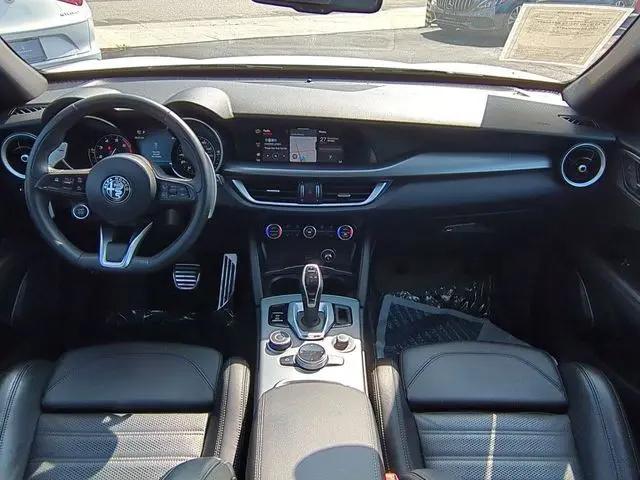 2023 Alfa Romeo Stelvio Veloce AWD