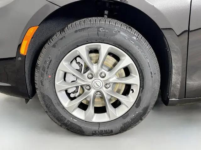 2026 Chrysler Pacifica Select AWD