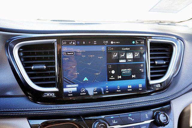 2024 Chrysler Pacifica Hybrid Select