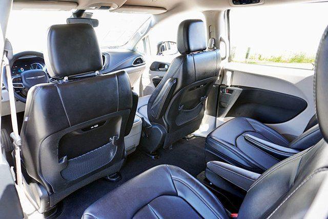 2024 Chrysler Pacifica Hybrid Select