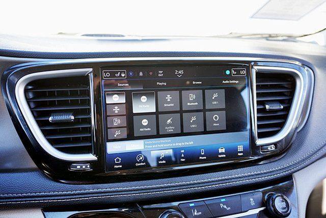 2024 Chrysler Pacifica Hybrid Select