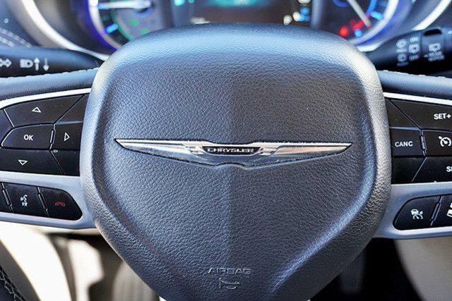 2024 Chrysler Pacifica Hybrid Select