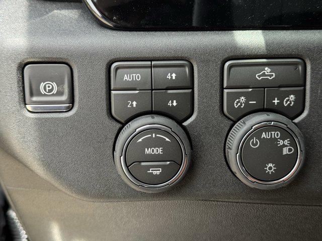 2026 Chevrolet Silverado 1500 4WD Crew Cab Standard Bed LT