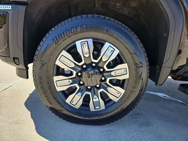 2024 GMC Sierra 2500HD Denali