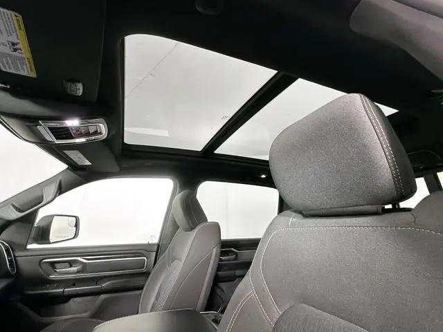 2023 Ram 1500 Big Horn Crew Cab 4x4 5'7" Box