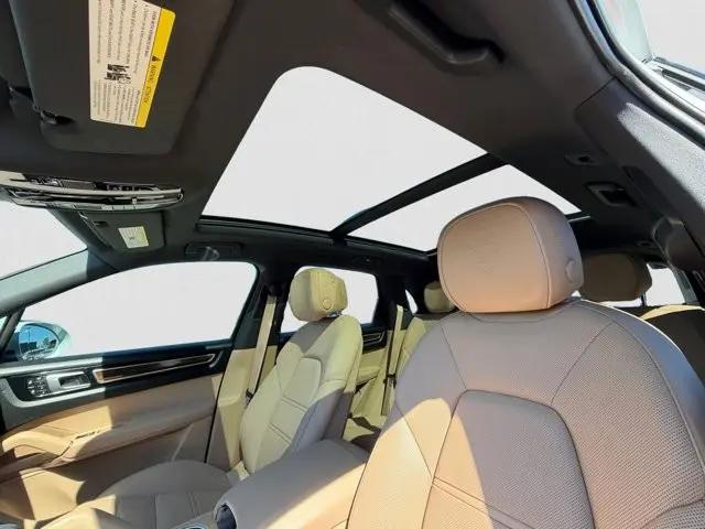 2022 Porsche Cayenne Platinum Edition