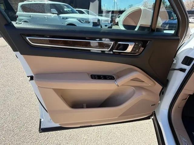 2022 Porsche Cayenne Platinum Edition