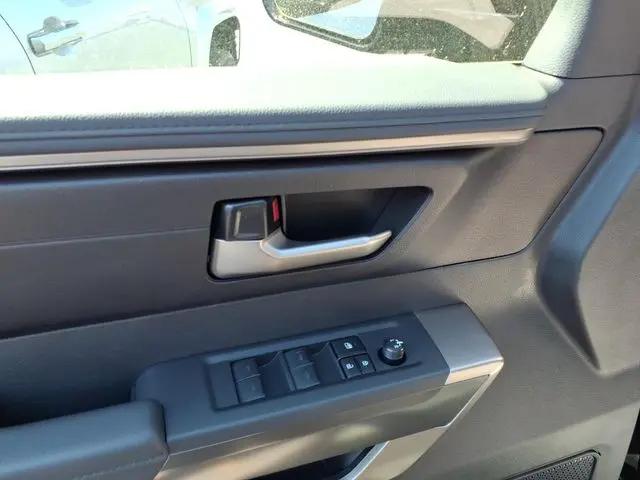 2026 Toyota Tundra SR5 CrewMax 5.5' Bed