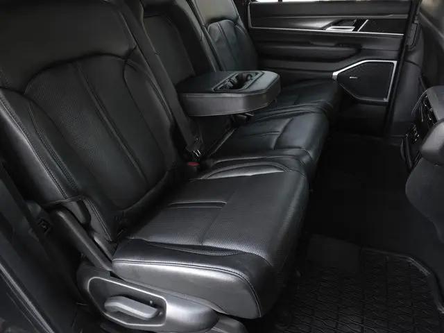 2024 Jeep Wagoneer Series II 4x2