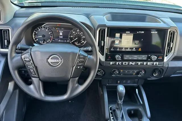 2026 Nissan Frontier Crew Cab Long Bed SV 4x4