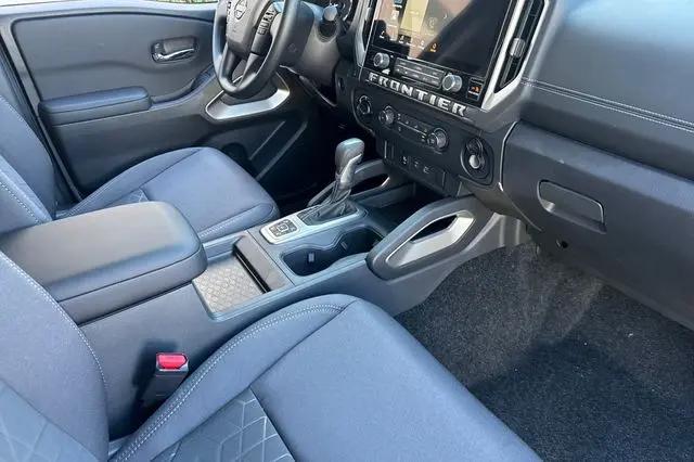 2026 Nissan Frontier Crew Cab Long Bed SV 4x4