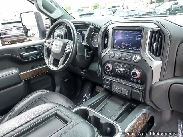 2022 GMC Sierra 2500HD 4WD Crew Cab Standard Bed Denali