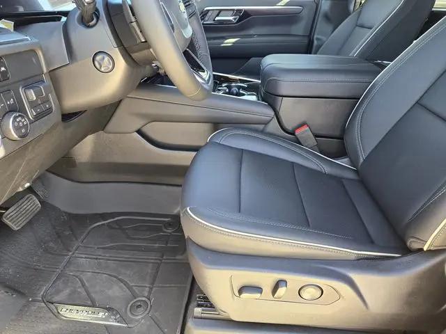 2025 Chevrolet Suburban 4WD Premier