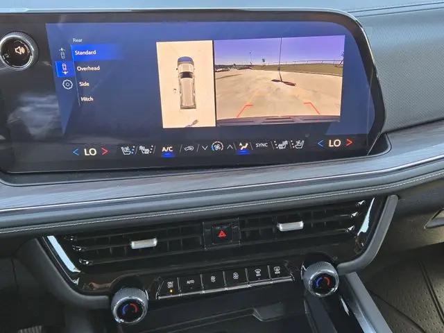 2025 Chevrolet Suburban 4WD Premier