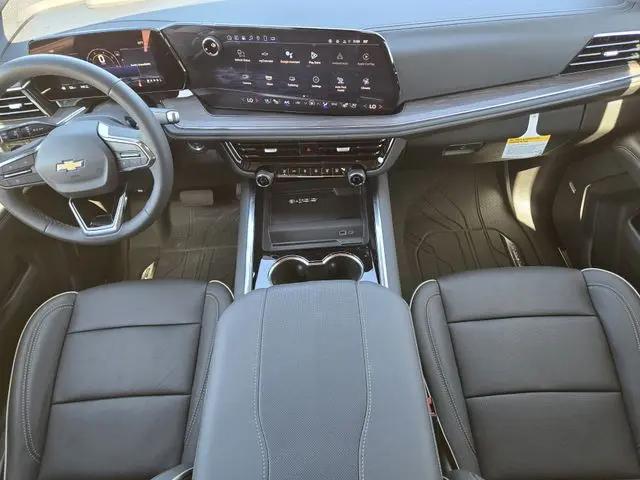 2025 Chevrolet Suburban 4WD Premier