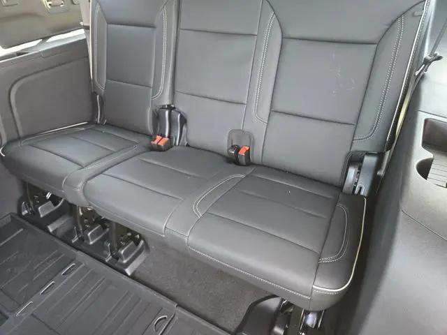 2025 Chevrolet Suburban 4WD Premier
