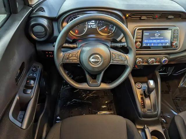 2025 Nissan Kicks S