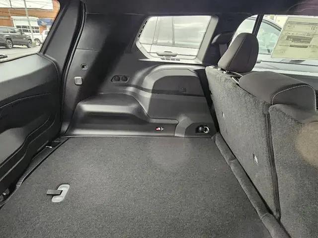 2026 Jeep Cherokee Laredo 4x4