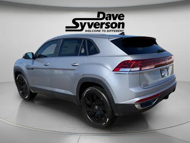 2026 Volkswagen Atlas Cross Sport SE with Technology